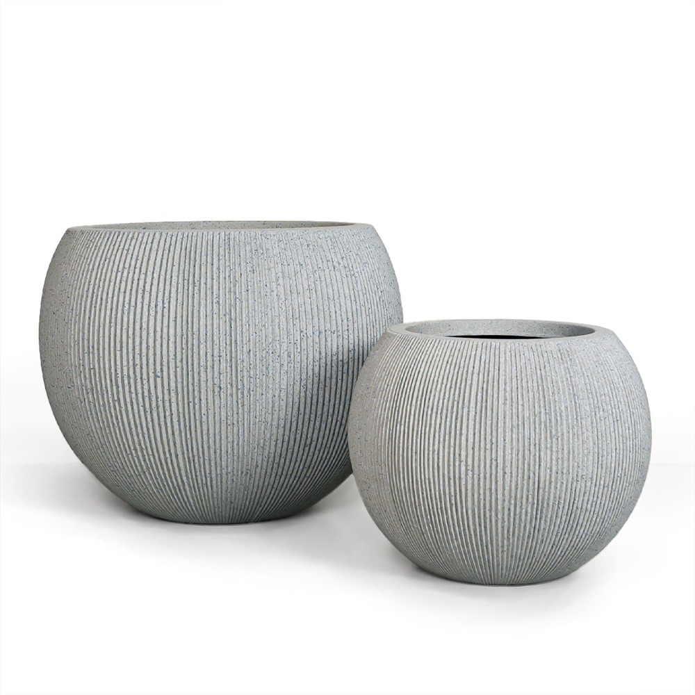 Set aus zwei Garten- / Terrassenpflanzkübeln, 2 runde Pflanzkübel – Rotondo Light Gray – grau, matt, geriffelt
