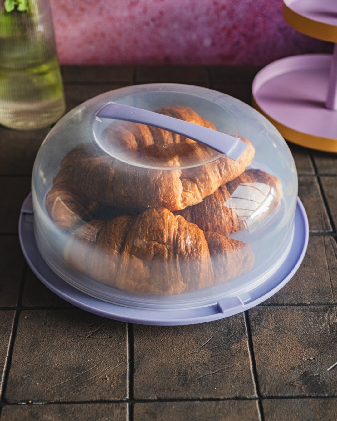Runde Kuchenbox mit Deckel 28 cm, Behälter für Gebäck - Forno Dolci - transparent, violett